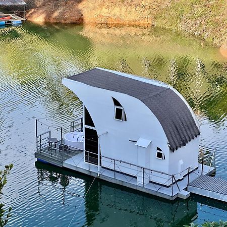 Casa Flotante La Trinidad Hotell Guatapé Eksteriør bilde