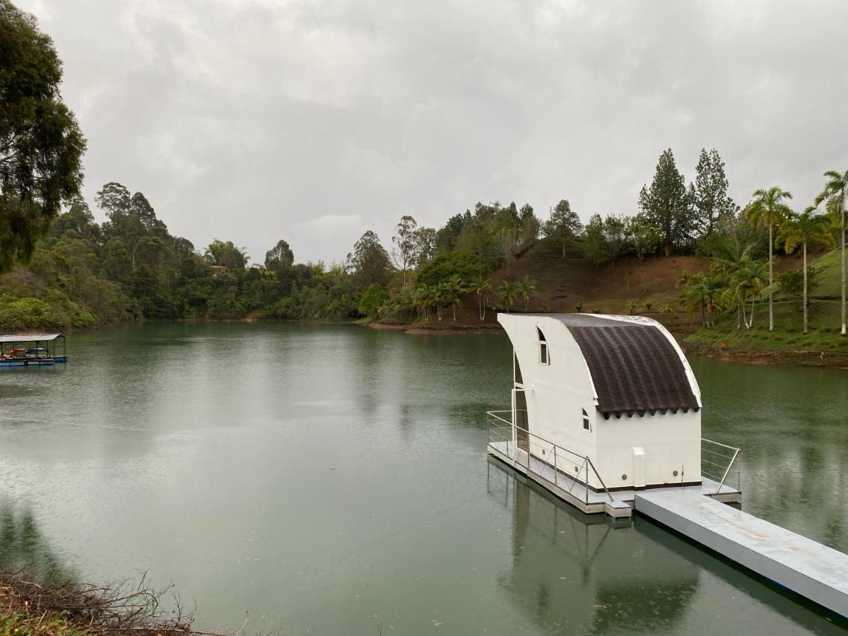 Casa Flotante La Trinidad Hotell Guatapé Eksteriør bilde