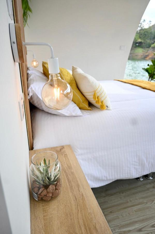 Casa Flotante La Trinidad Hotell Guatapé Eksteriør bilde