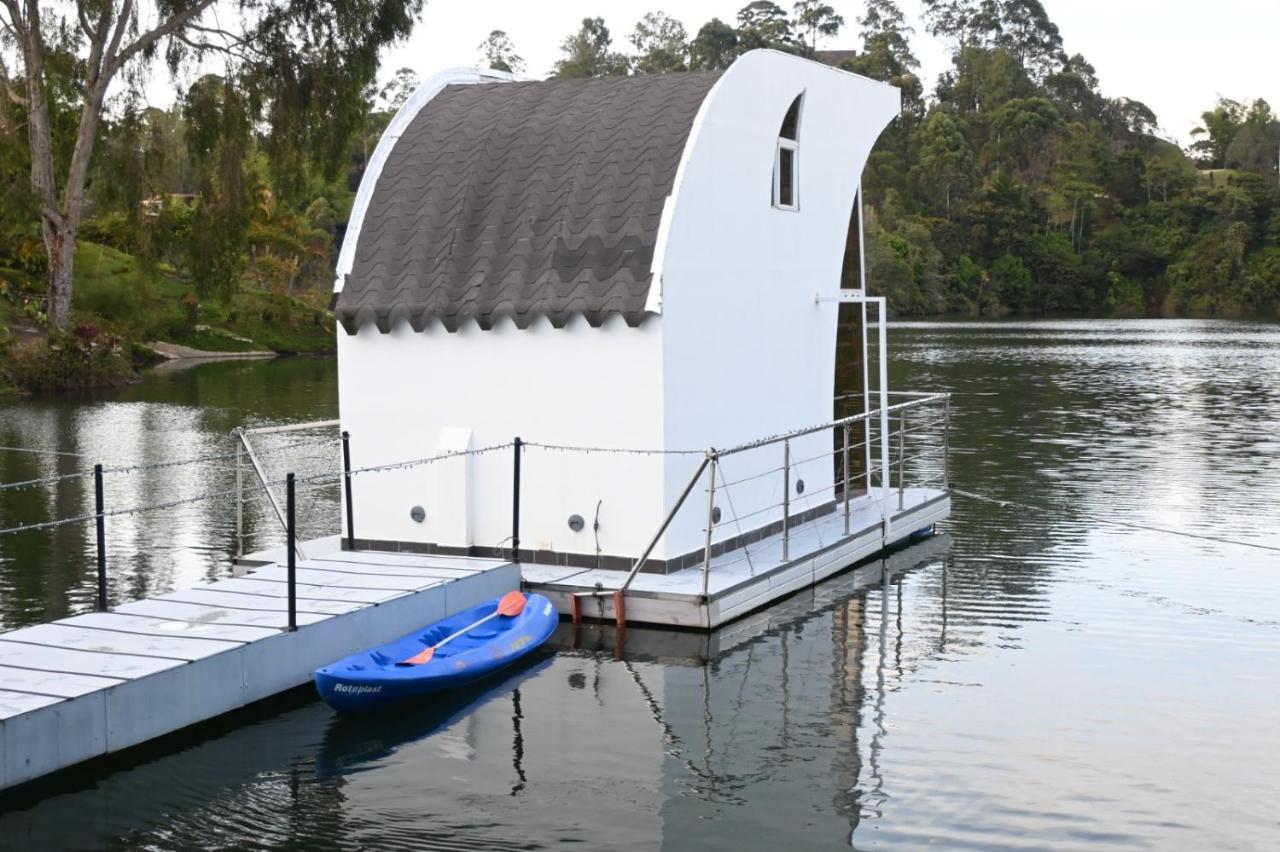 Casa Flotante La Trinidad Hotell Guatapé Eksteriør bilde