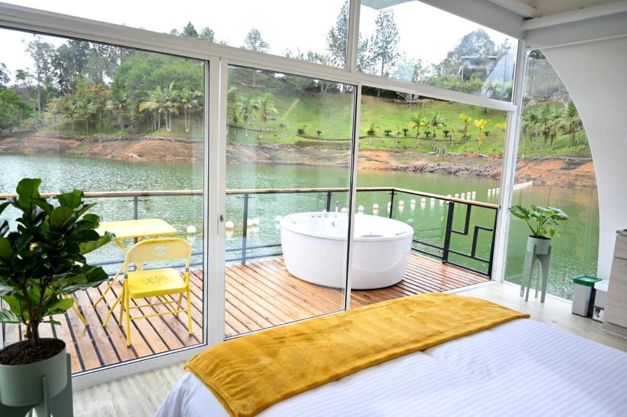 Casa Flotante La Trinidad Hotell Guatapé Eksteriør bilde