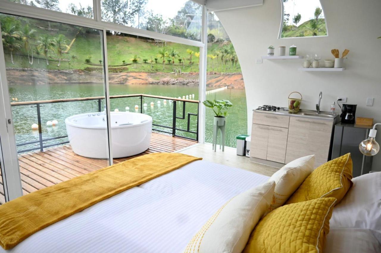 Casa Flotante La Trinidad Hotell Guatapé Eksteriør bilde