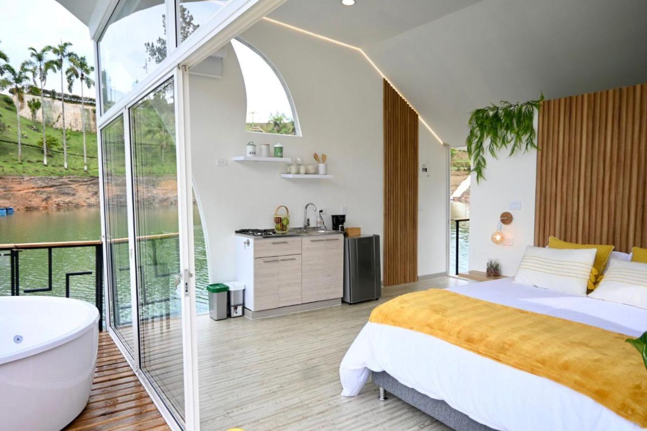 Casa Flotante La Trinidad Hotell Guatapé Eksteriør bilde