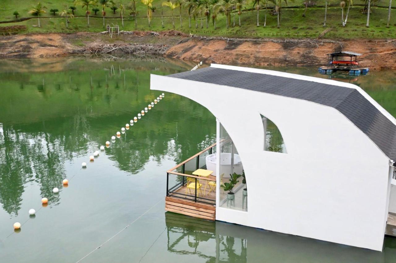 Casa Flotante La Trinidad Hotell Guatapé Eksteriør bilde