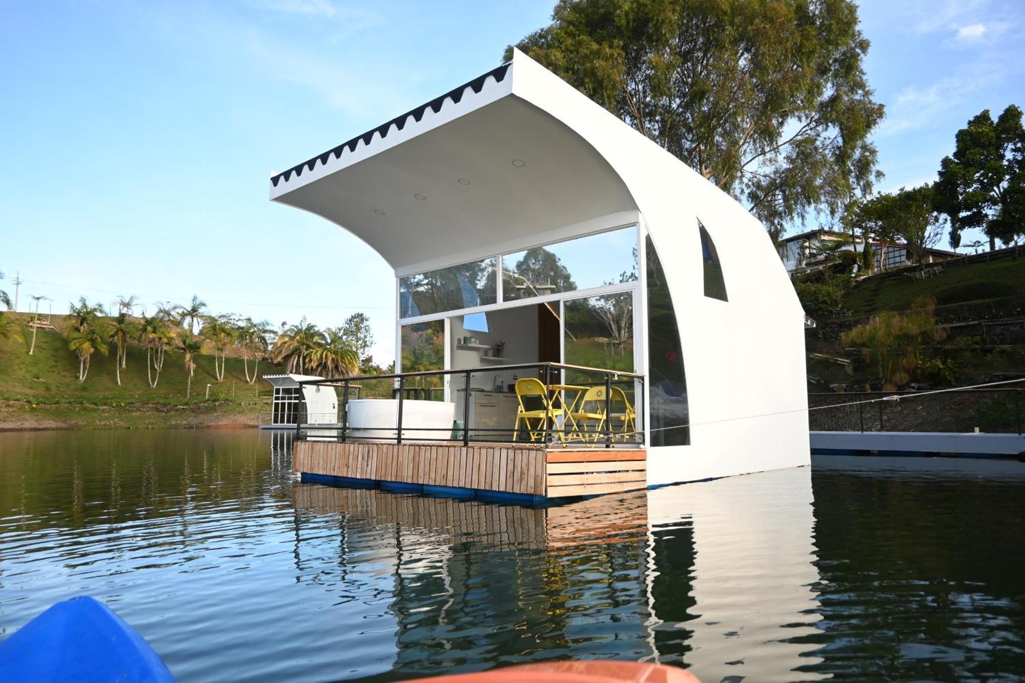 Casa Flotante La Trinidad Hotell Guatapé Eksteriør bilde