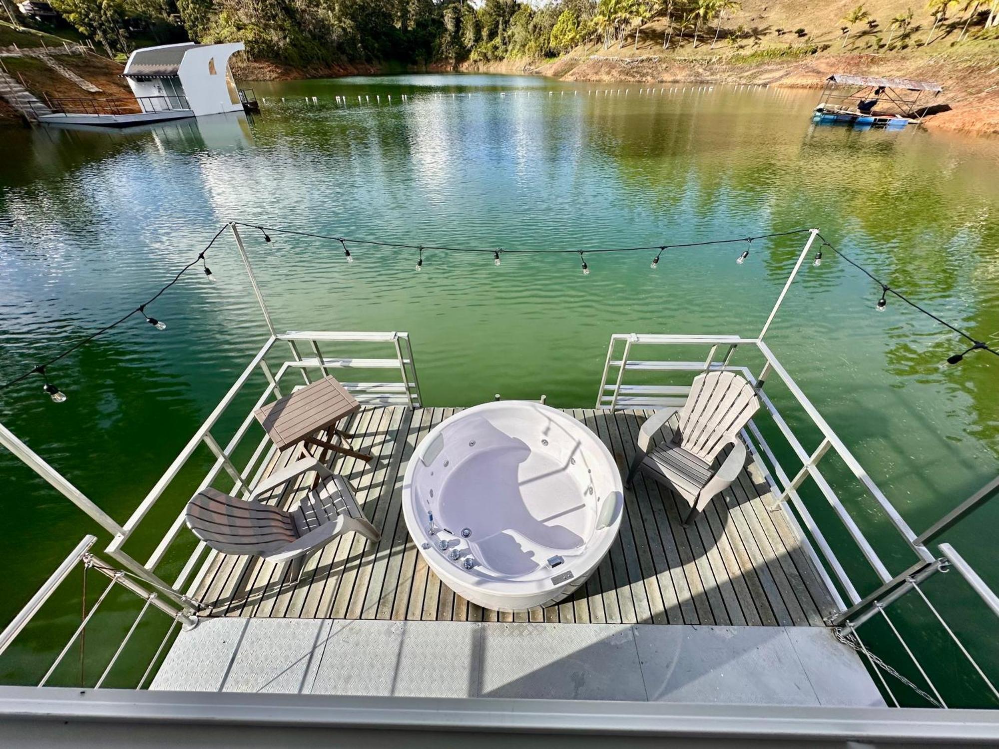 Casa Flotante La Trinidad Hotell Guatapé Eksteriør bilde