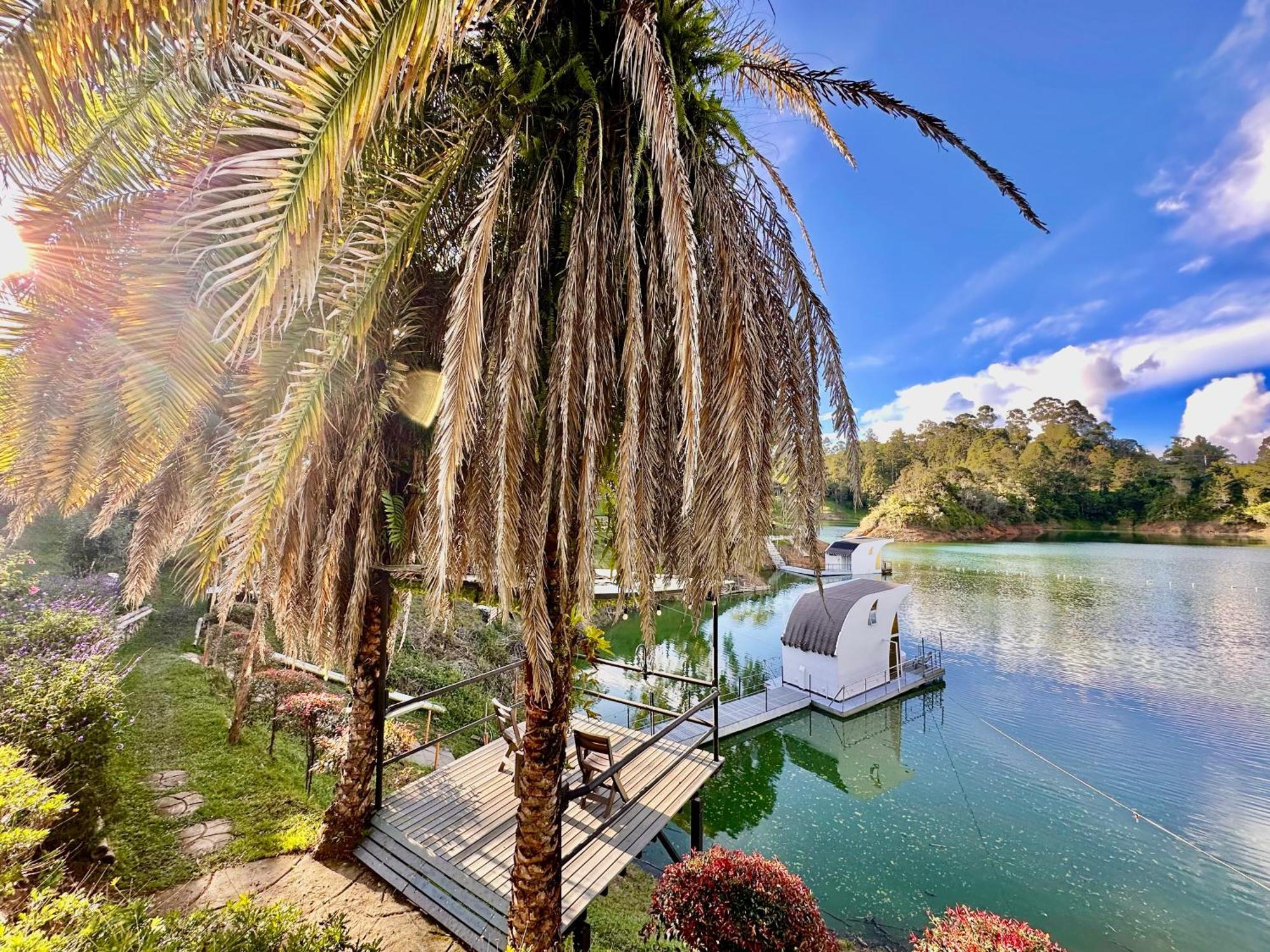 Casa Flotante La Trinidad Hotell Guatapé Eksteriør bilde
